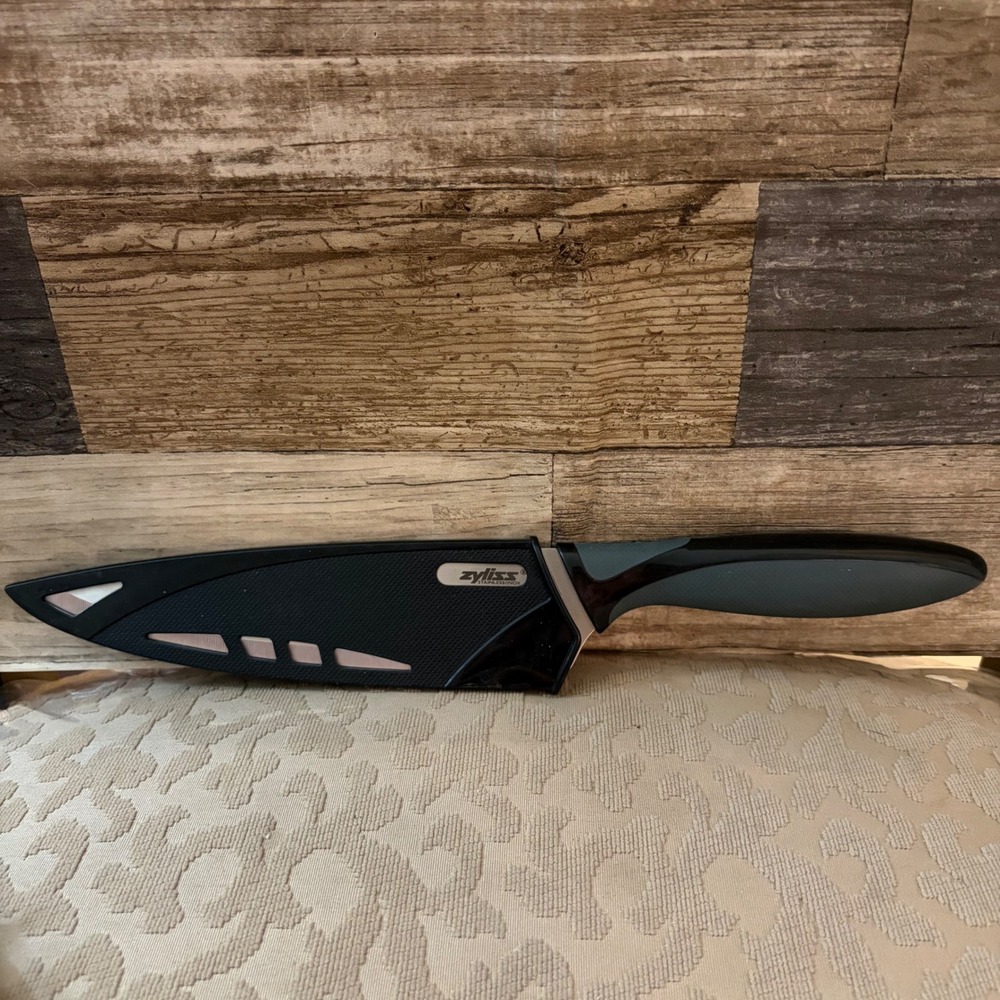 Zyliss Stainless Steel Chef Knife with Blade Guard Black Grey 7.5 Inch Blade